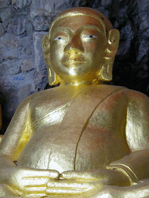 黄金色の仏像